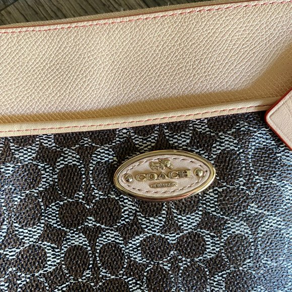 Coach Crossbody Purse: Great Condition! - Picture 7 of 12